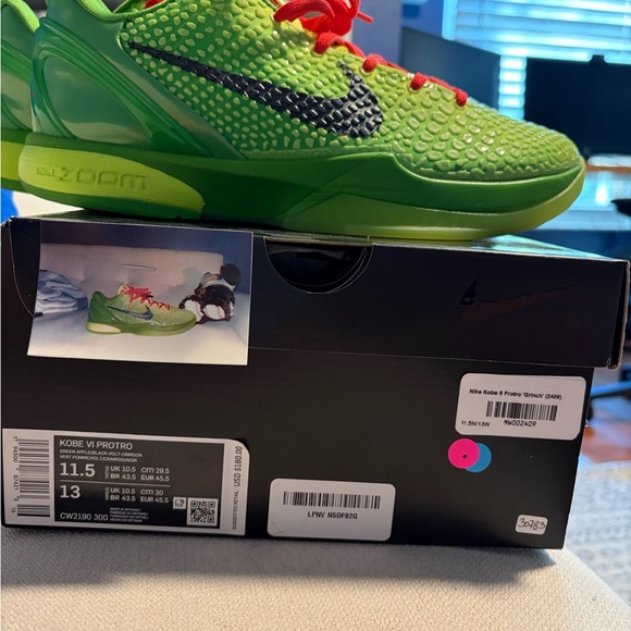 Athletic_Shoes